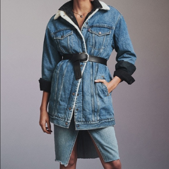 levi's lengthened sherpa trucker